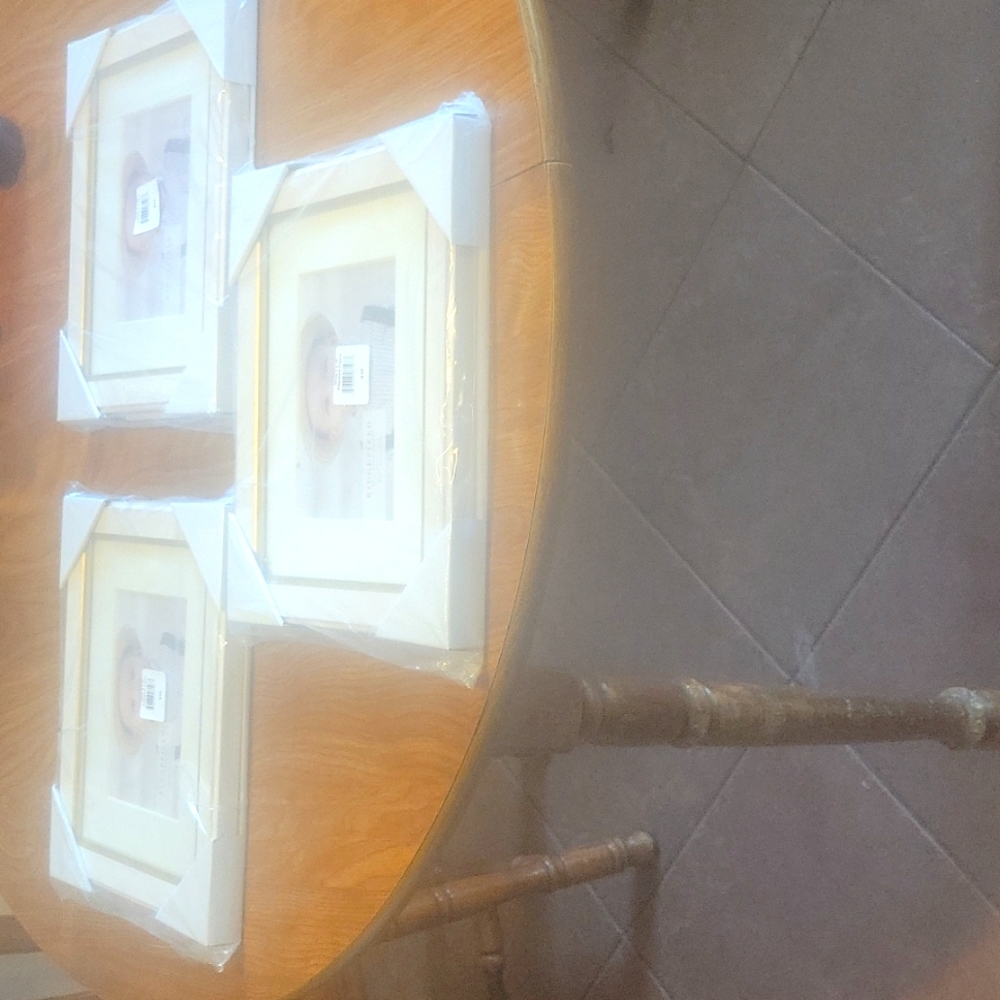 Ridgefield set of 3 matted 5 x 7 frames